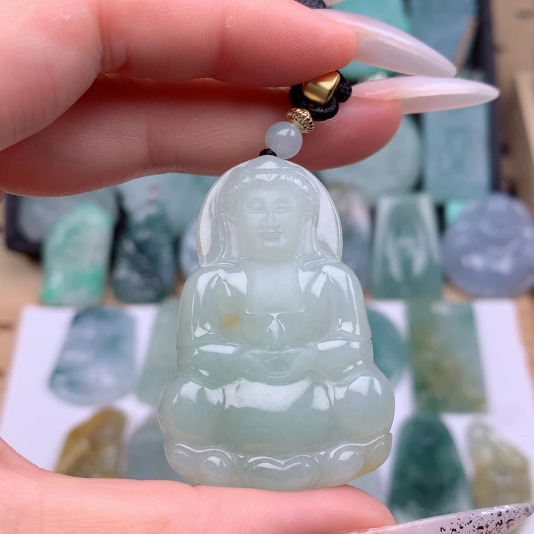 翡翠未镶嵌颈饰观音