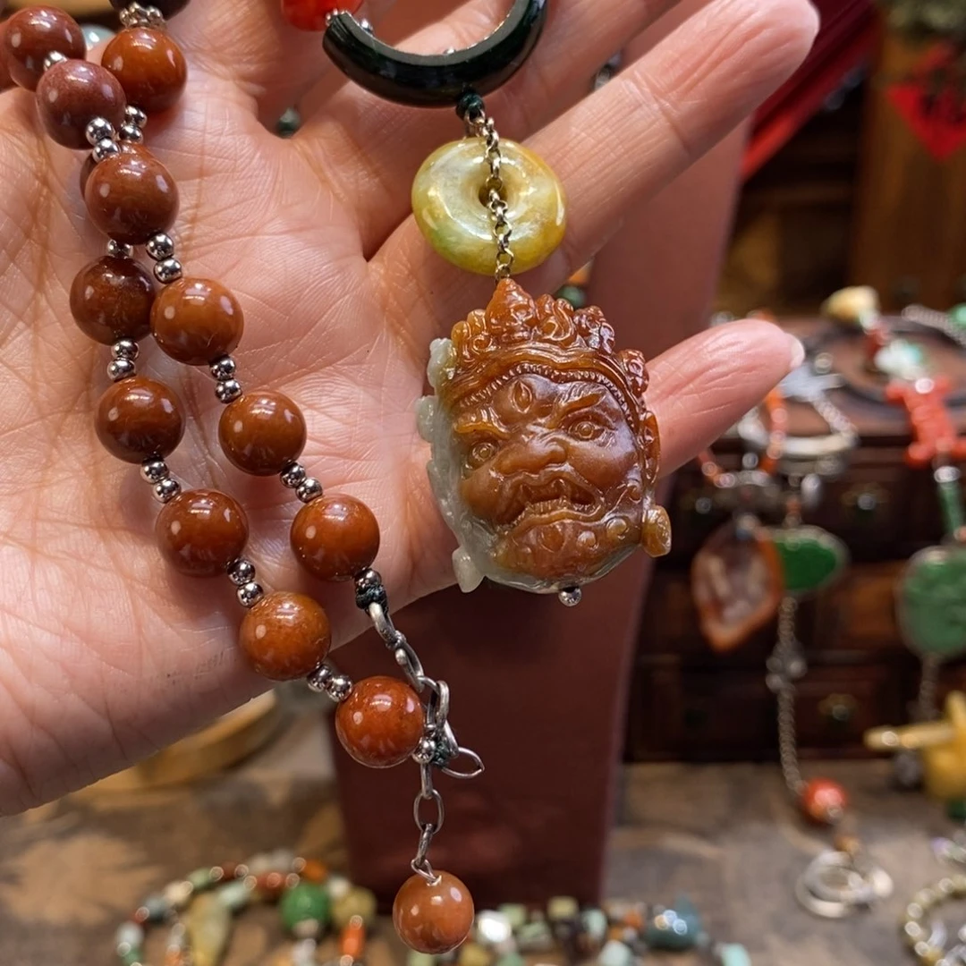 翡翠吊坠(赠链)未镶嵌