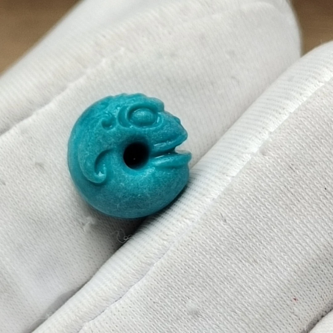 绿松石玉龙猪精工雕刻高瓷玉化料