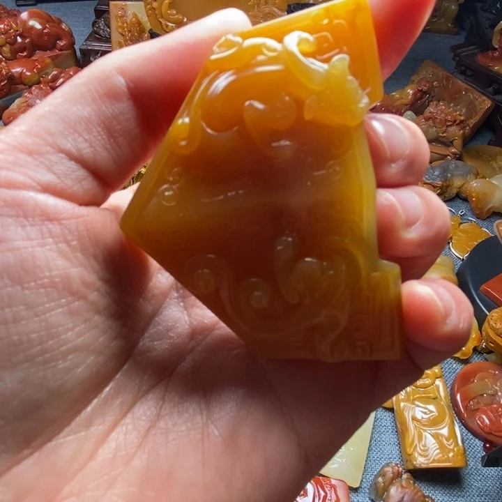 石英质玉（黄龙玉）合金颈饰