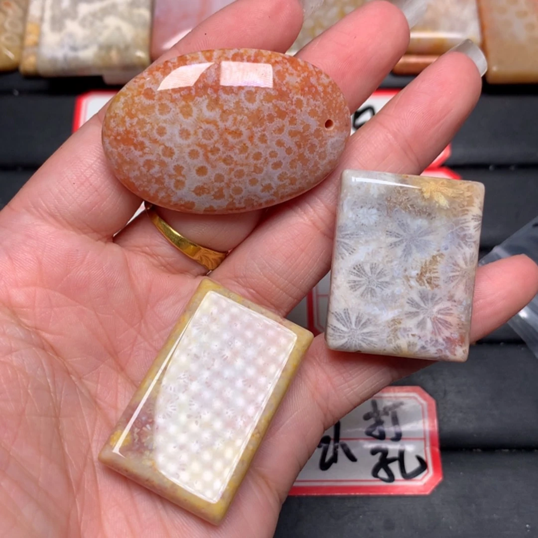 【闪购商品】硅化玉颈饰未镶嵌爱***e