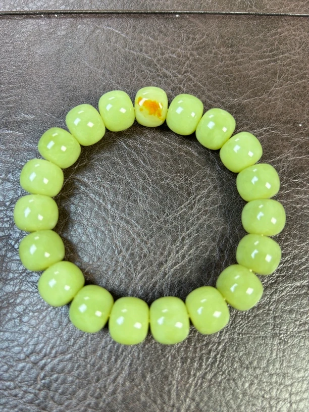 新疆黄口和田玉13老型手串