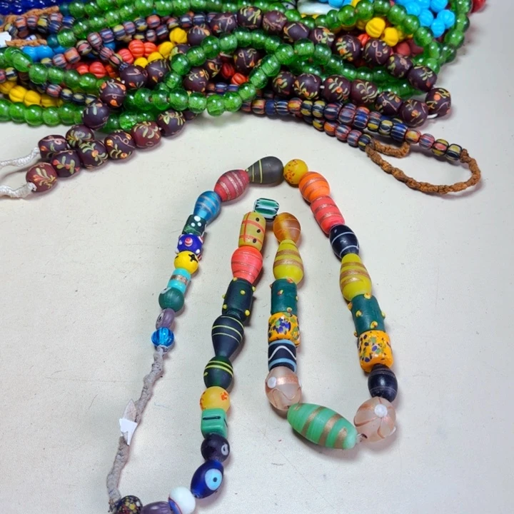 玻璃颈饰开心快乐多宝