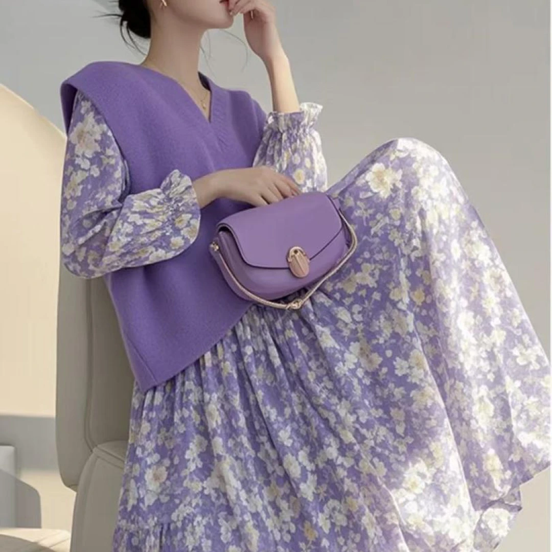 开春穿搭套装2025超火小香风气质紫色碎花连衣裙外搭马甲两件套女