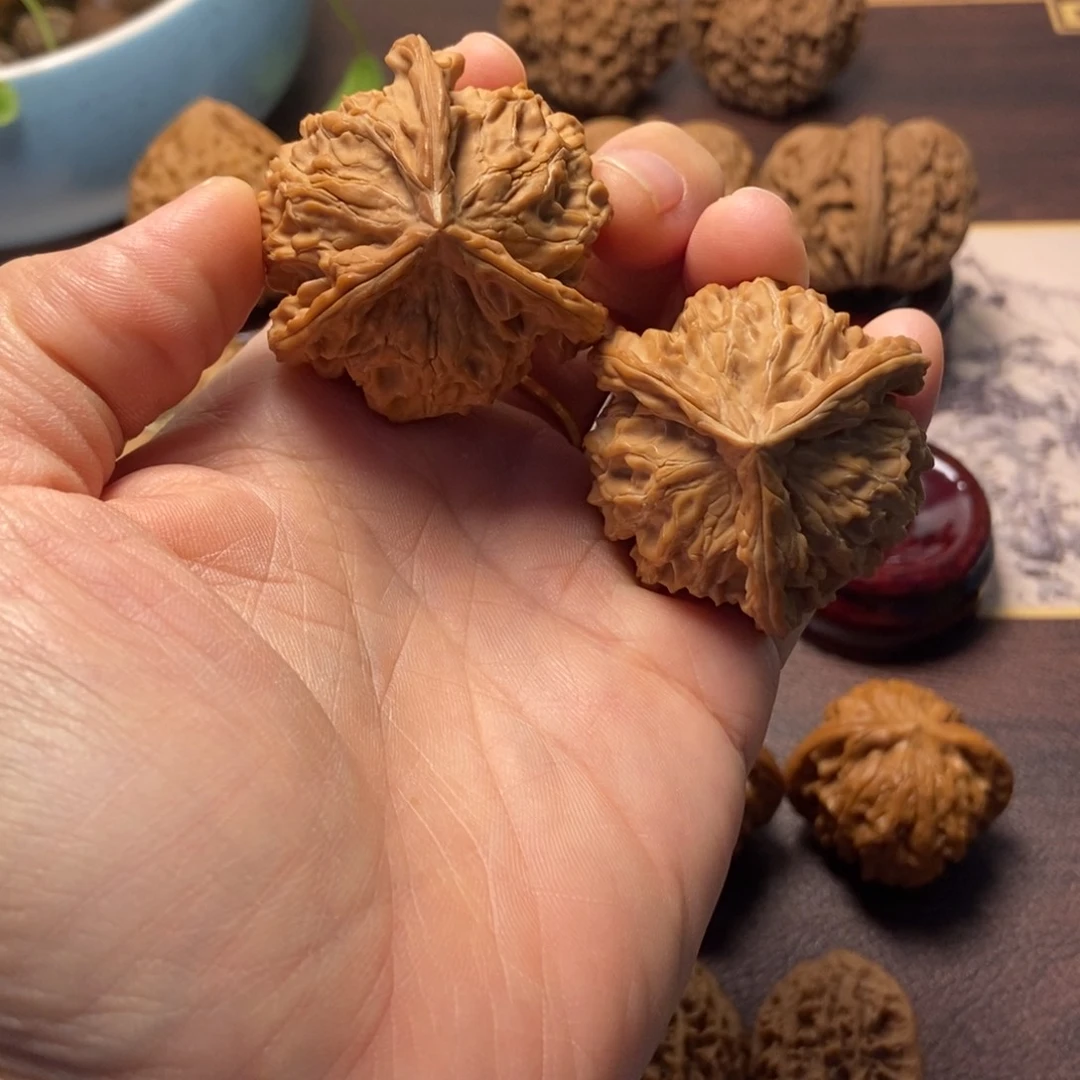 陈***店文玩核桃把件全品盘山正奔41