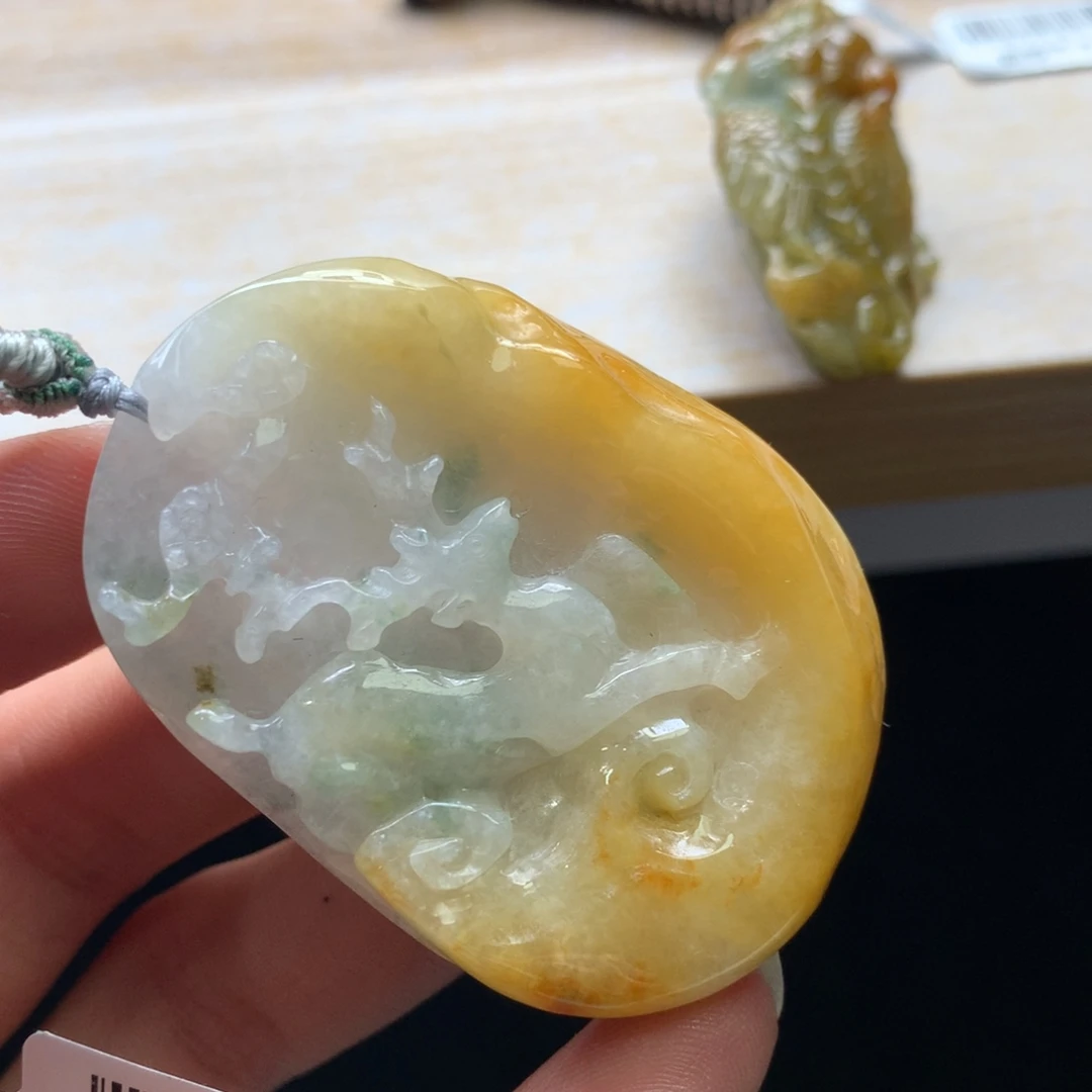 翡翠未镶嵌颈饰吊坠