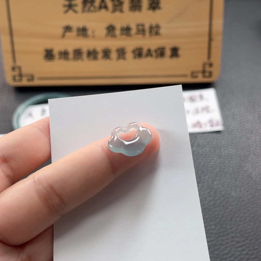 【闪购商品】散珠翡翠莫*如意锁特价买断不退换