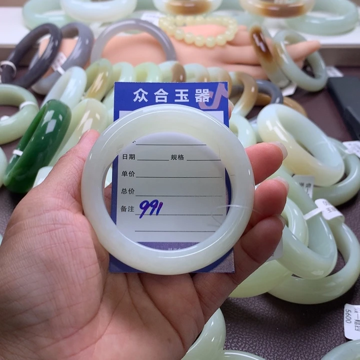 和田玉未镶嵌手镯55