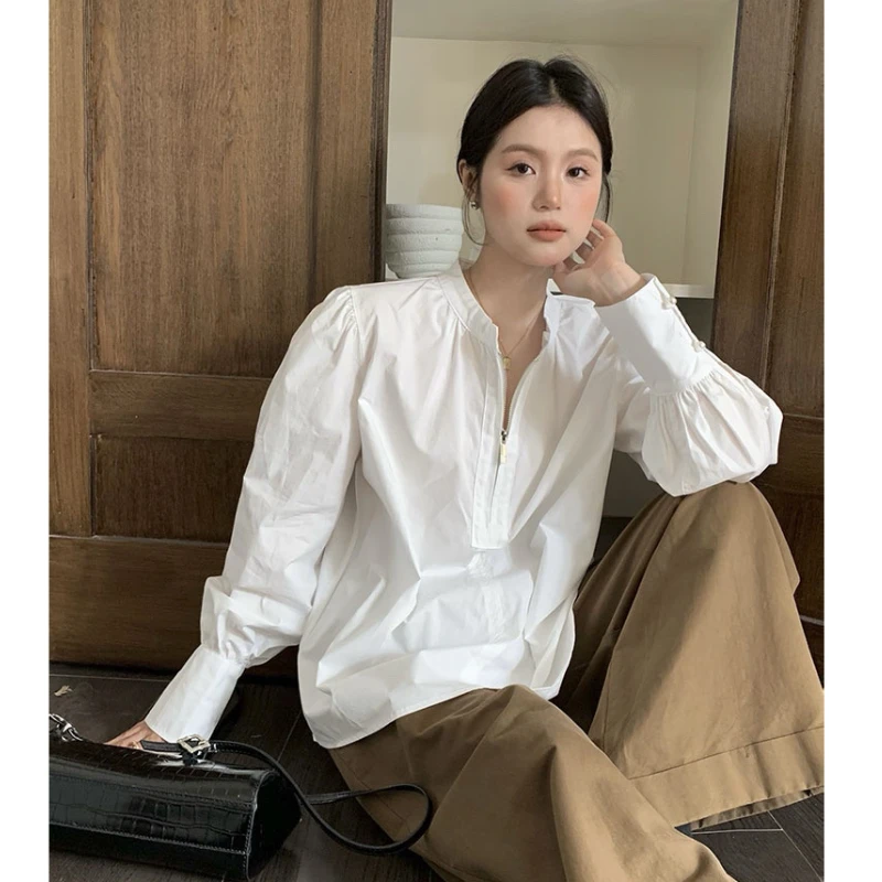 白色法式圆领衬衫女设计感小众简约显瘦洋气拉链泡泡袖打底上衣潮