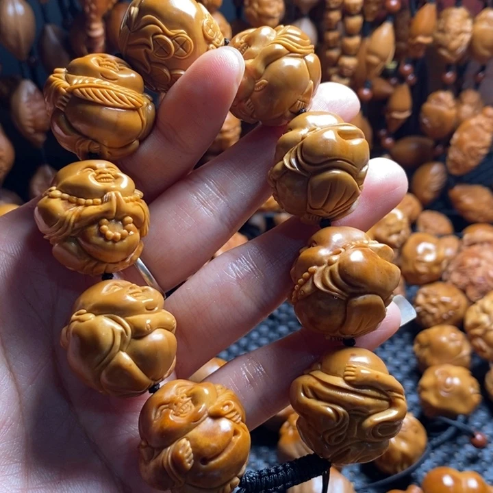 吊坠橄榄核黄*庆微上色精品弥勒