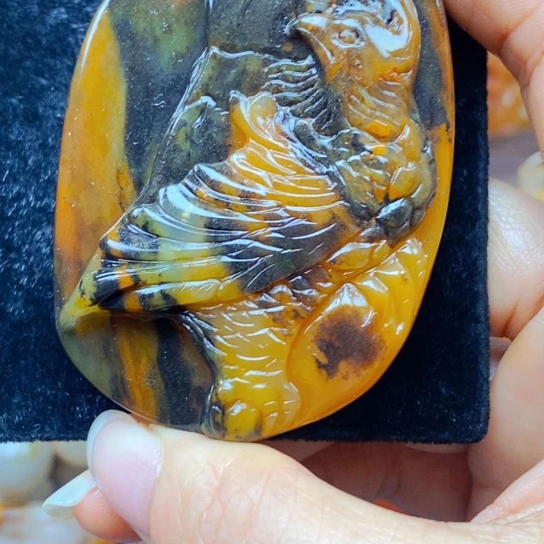 未镶嵌石英质玉（黄龙玉）吊坠(不含链)