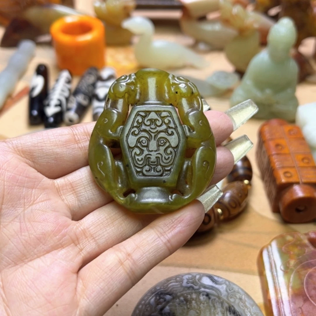 【闪购商品】蛇纹石玉颈饰未镶嵌