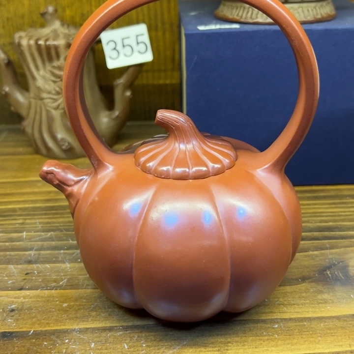 用***5紫砂壶等艺术精品