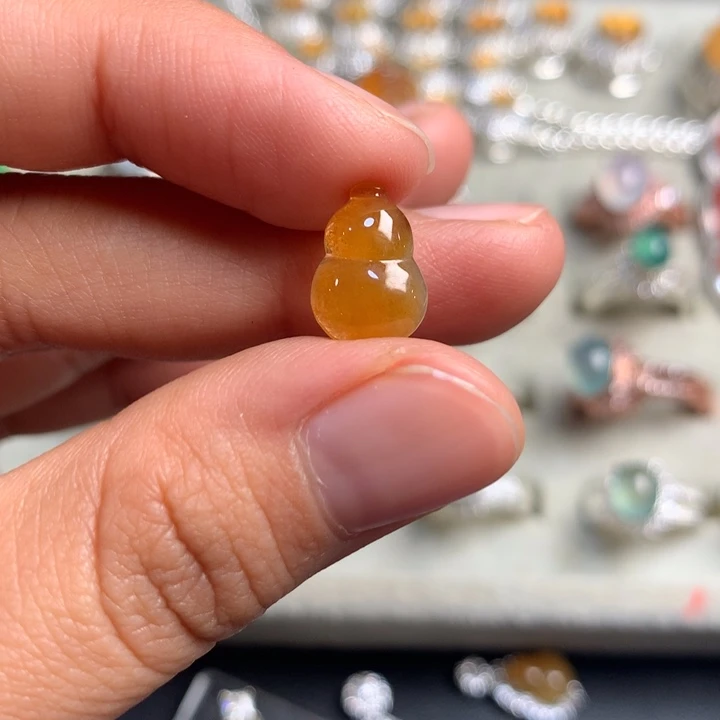 翡翠未镶嵌戒指葫芦