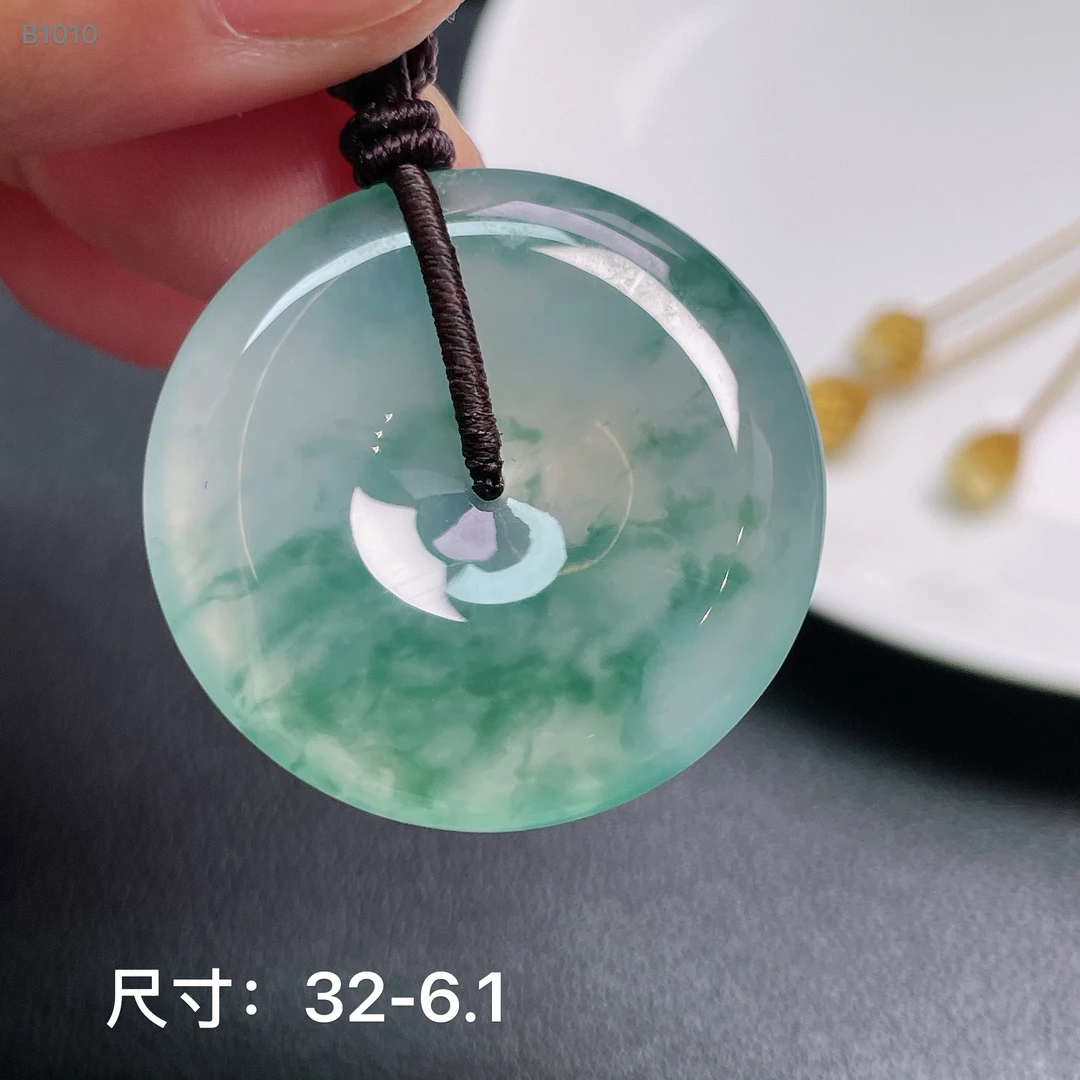 冰种飘蓝花缅甸翡翠A货平安扣吊坠