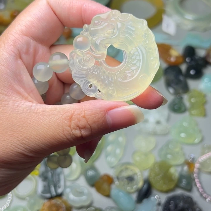 蛇纹石玉未镶嵌微瑕