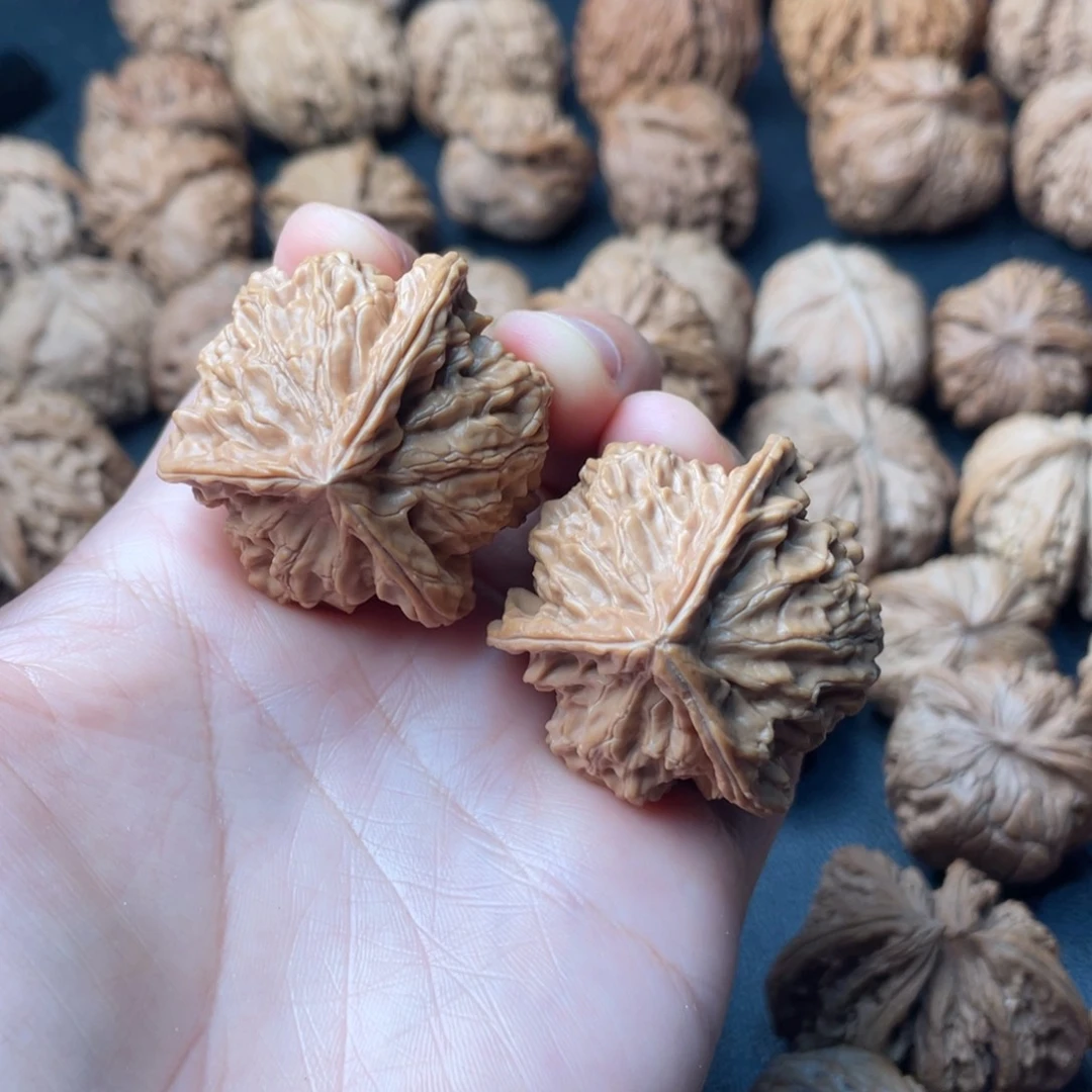 文玩核桃把件39盘山三棱