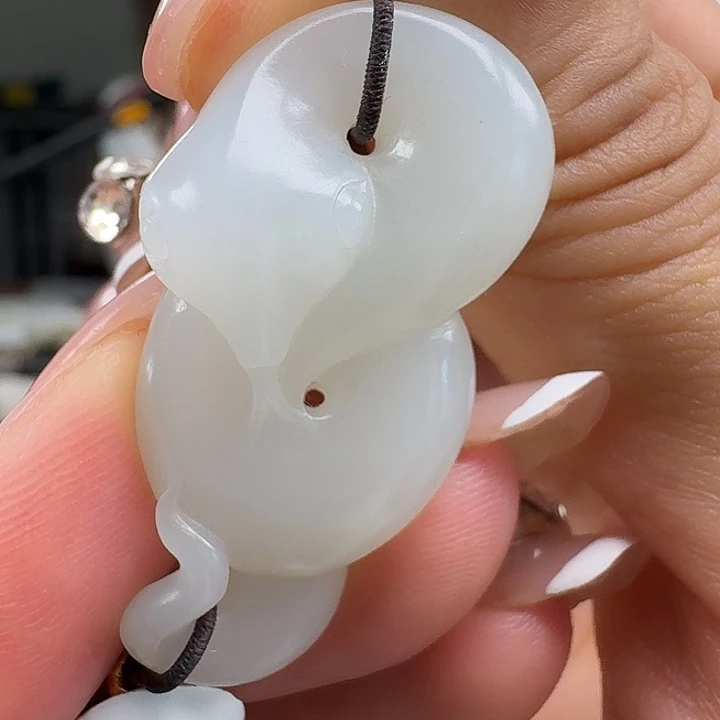 颈饰未镶嵌和田玉