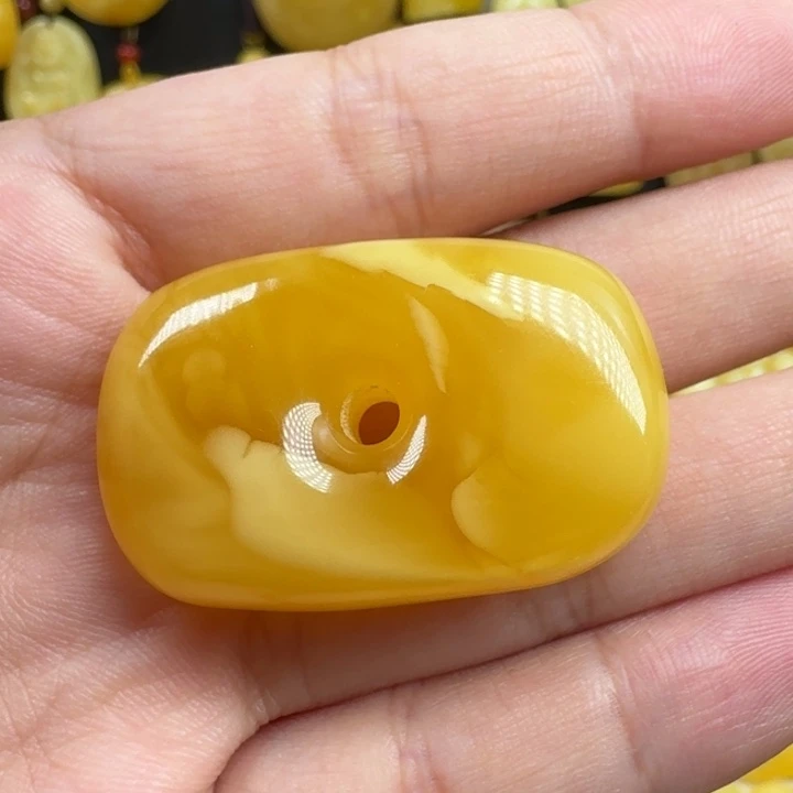 蜜蜡未镶嵌珠宝奇石
