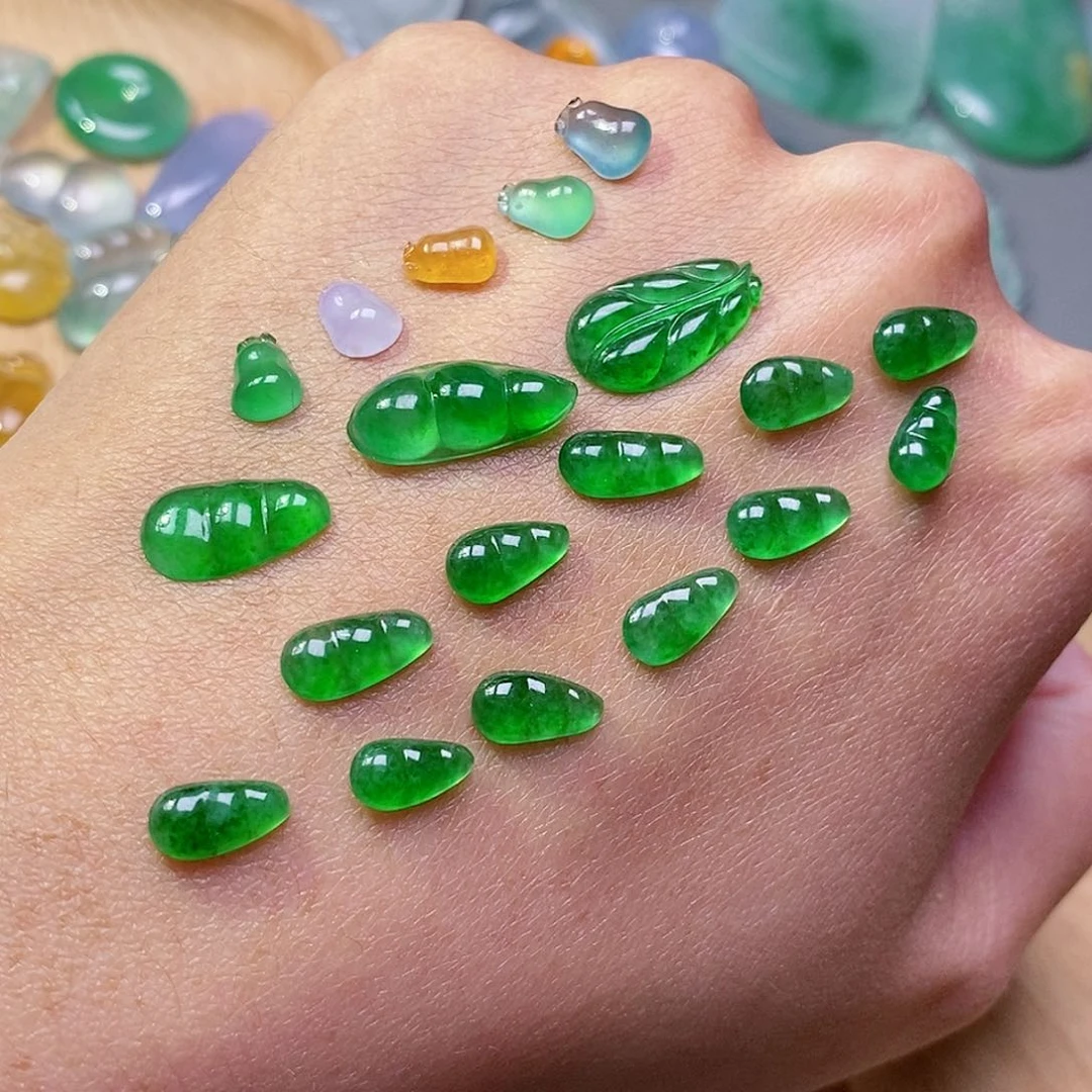 翡翠颈饰未镶嵌更***排