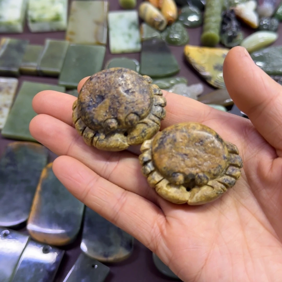 岫岩河磨玉（透闪石质玉）未镶嵌颈饰