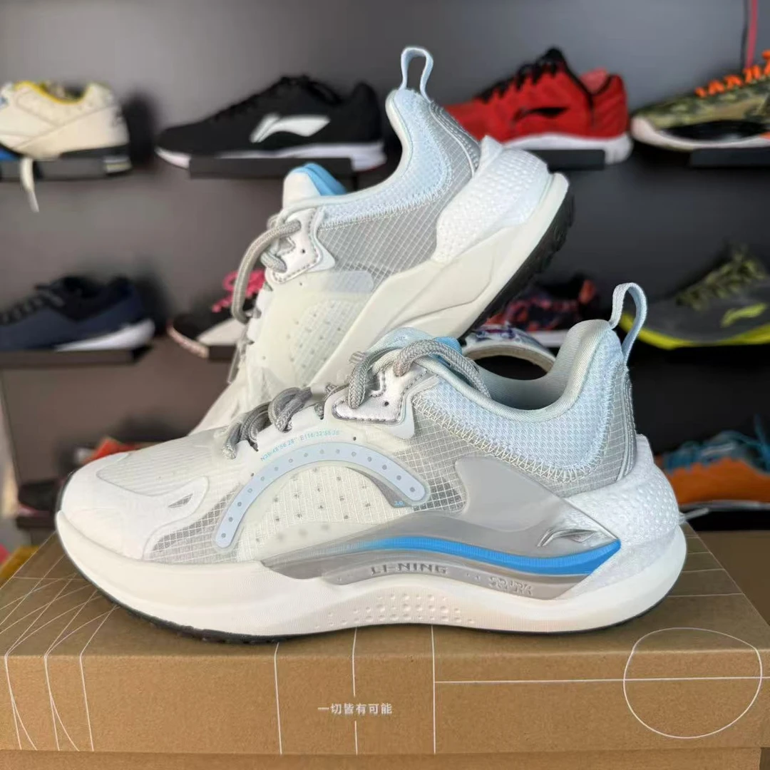 李宁运动生活系列女子经典缓震透气耐磨防滑运动休闲鞋 AGLU176