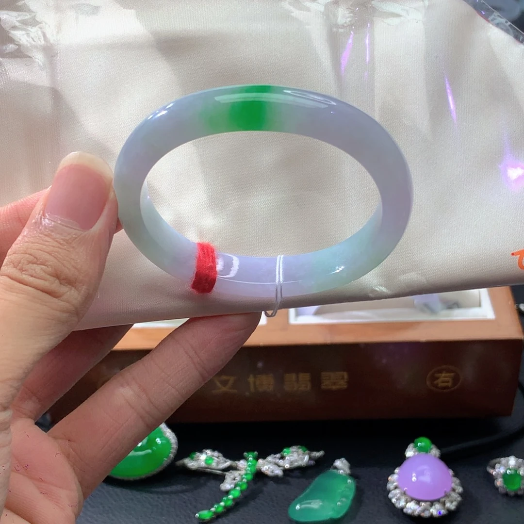 翡翠未镶嵌手镯贵妃
