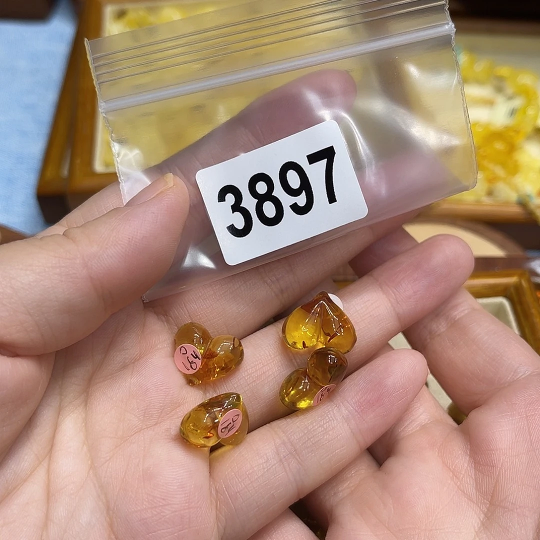 流***月琥珀未镶嵌珠宝奇石