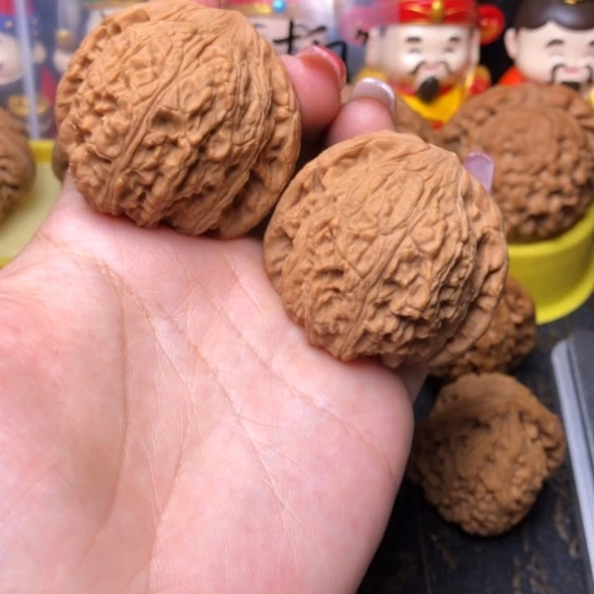 文玩核桃吊坠43绣球狮子头