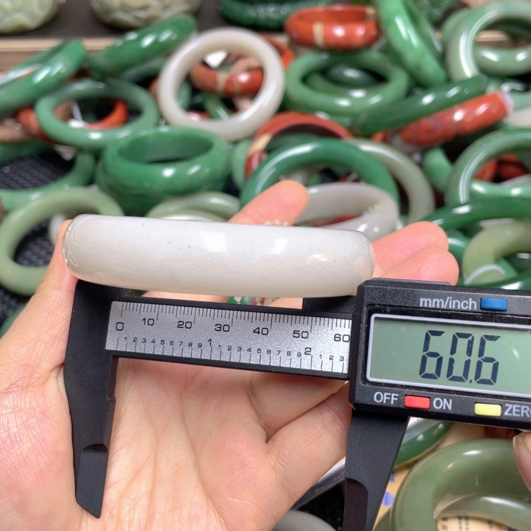 石英质玉未镶嵌手镯