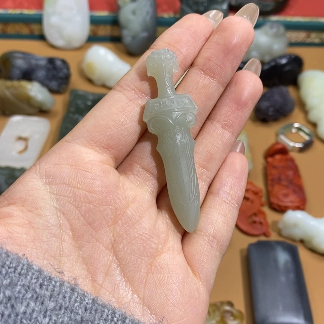 和田玉颈饰未镶嵌定制