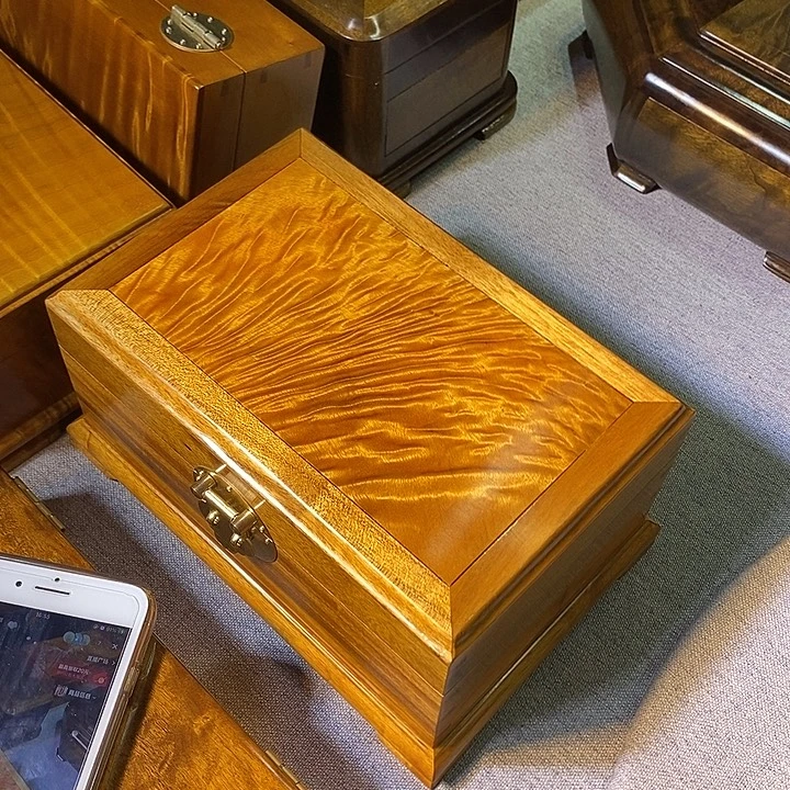 忙***叔金丝楠金丝楠木25首饰盒