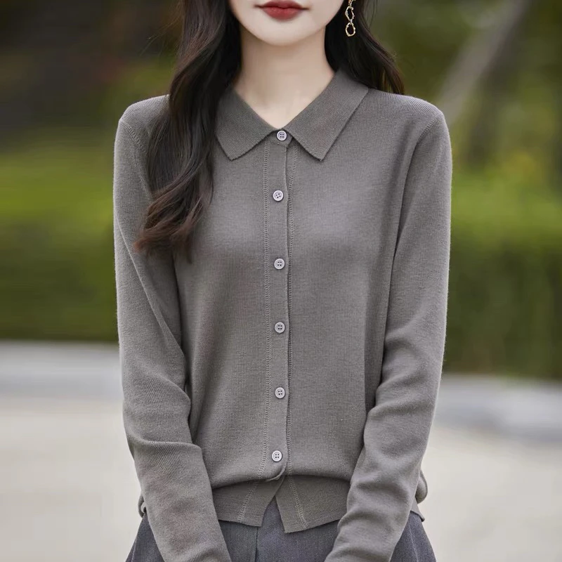 衬衣翻领精纺打底衫447女