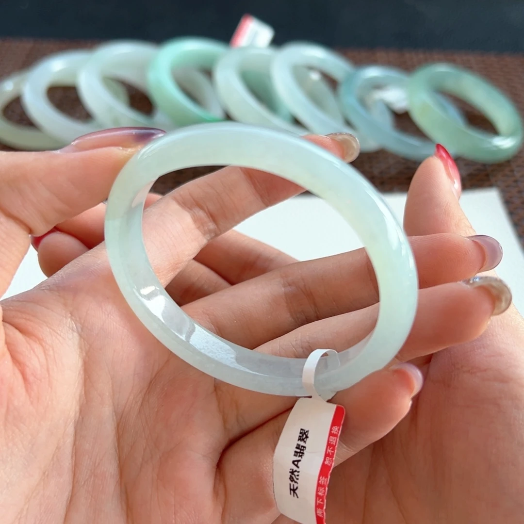 翡翠手镯未镶嵌17号 54.6贵妃