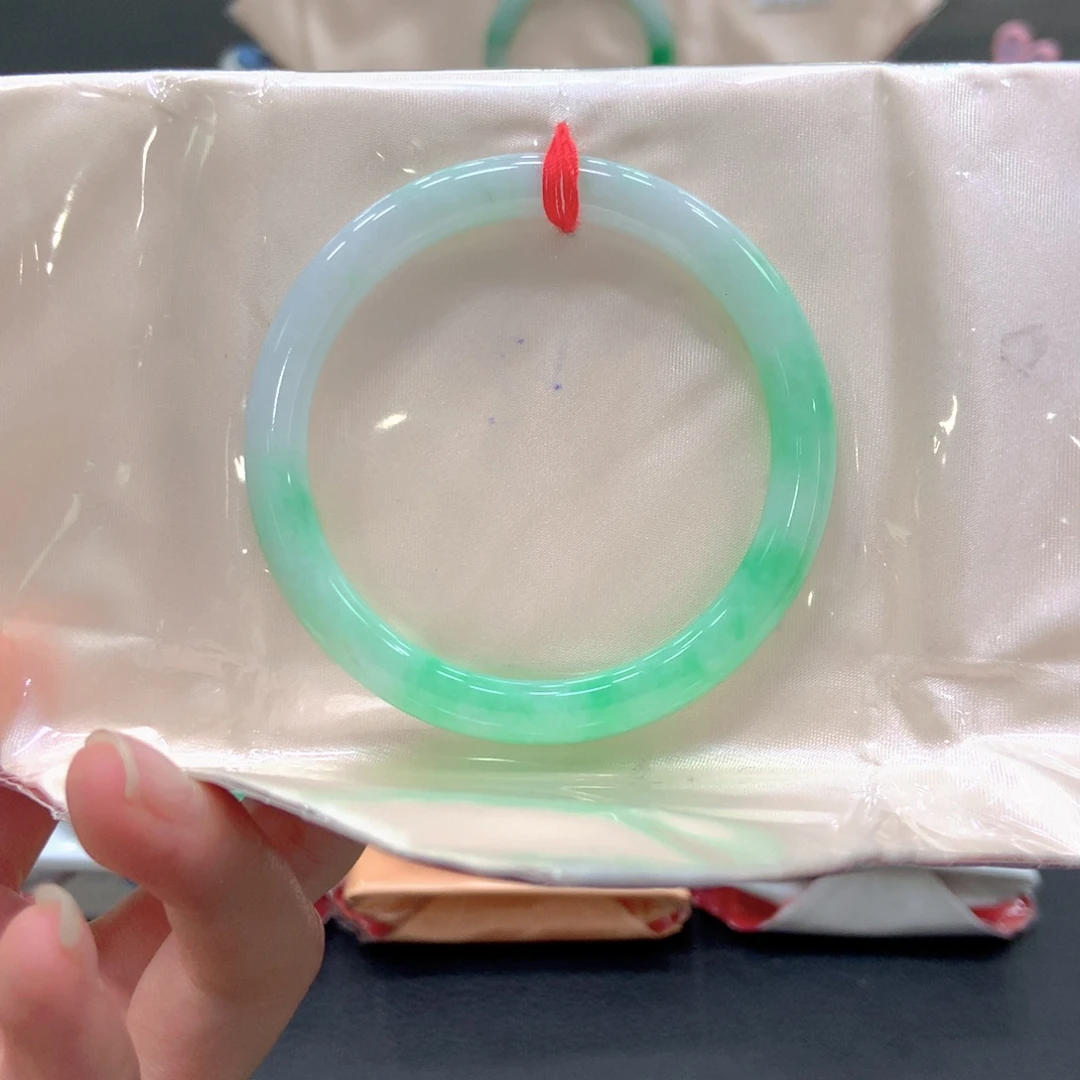 翡翠未镶嵌手镯8号