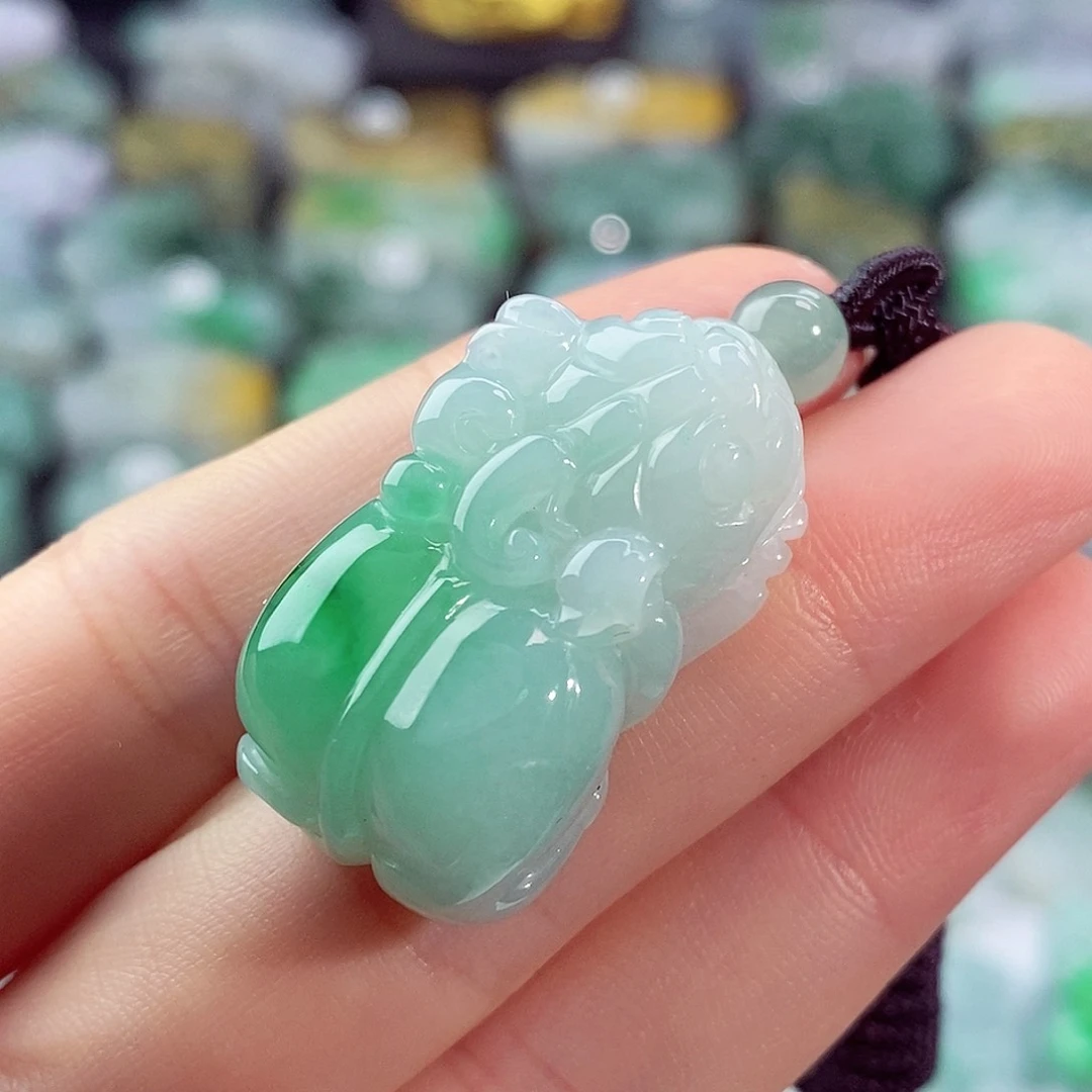 颈饰未镶嵌翡翠天然