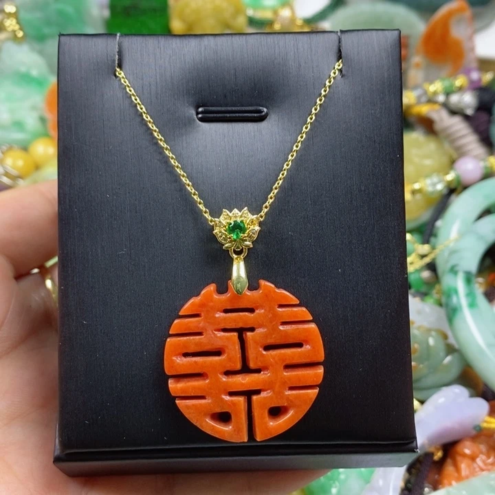 翡翠吊坠(赠链)未镶嵌