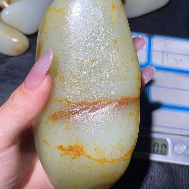 和田玉（糖玉）未镶嵌珠宝奇石