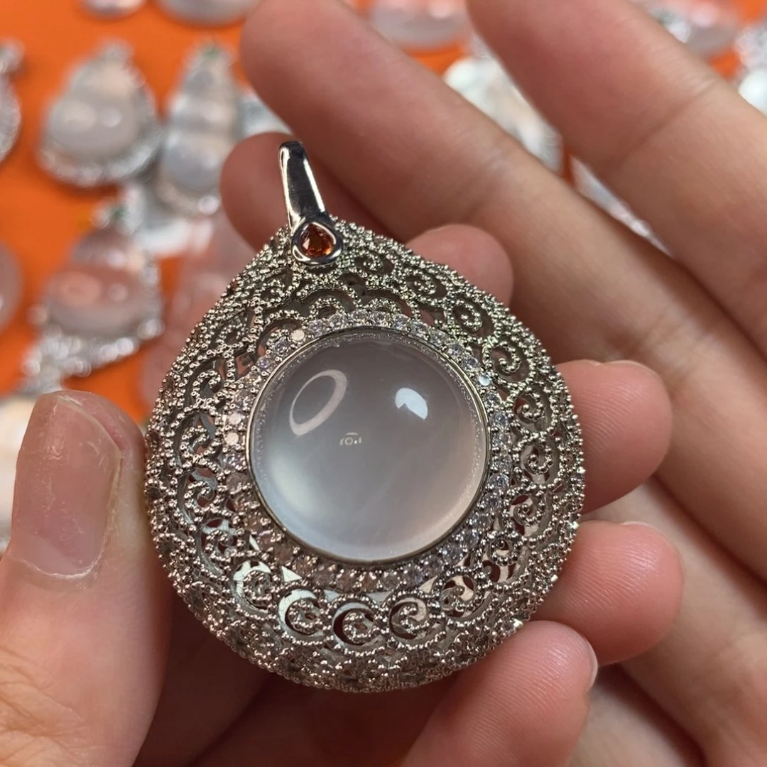 石英质玉蛋面未镶嵌