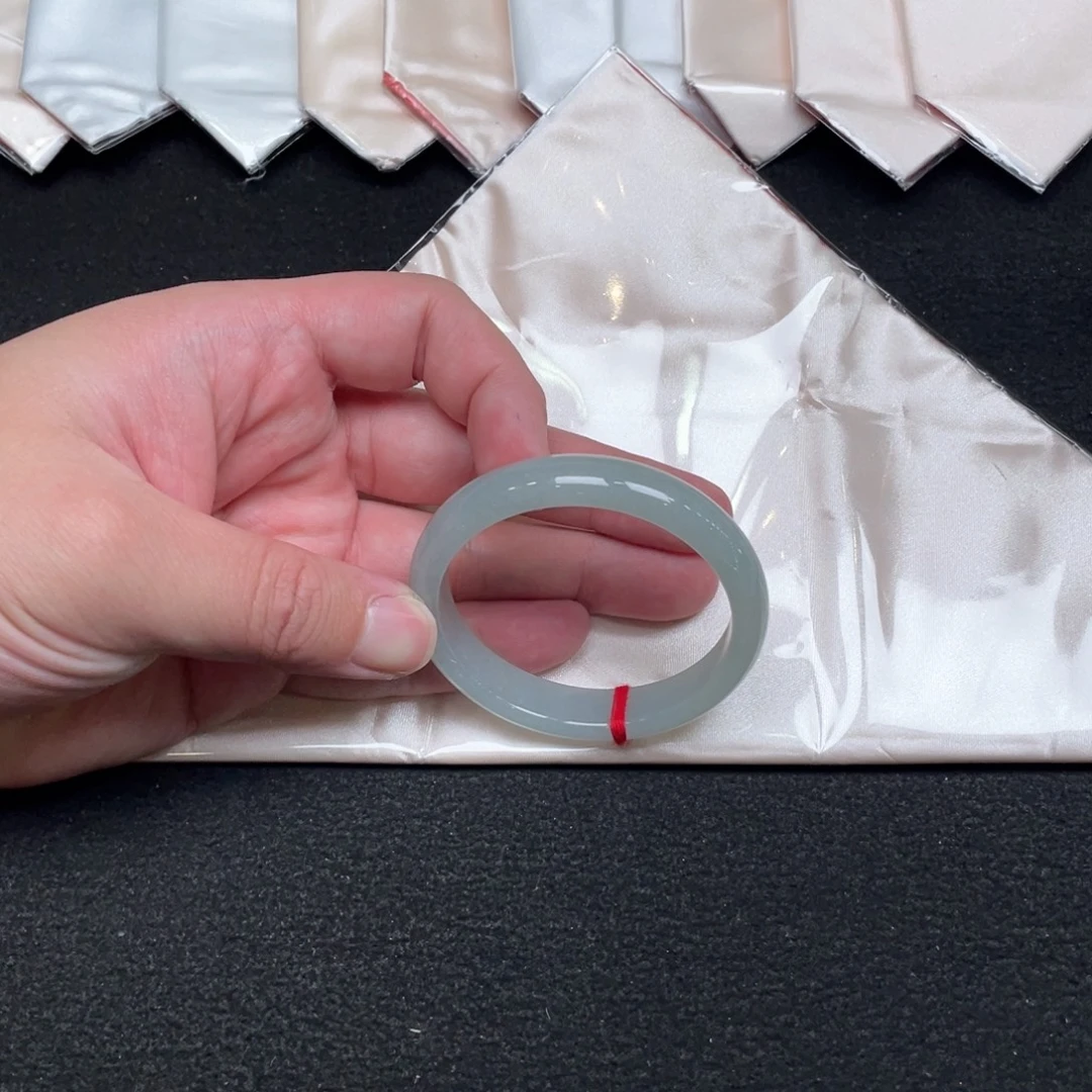 翡翠未镶嵌手镯53.7贵妃