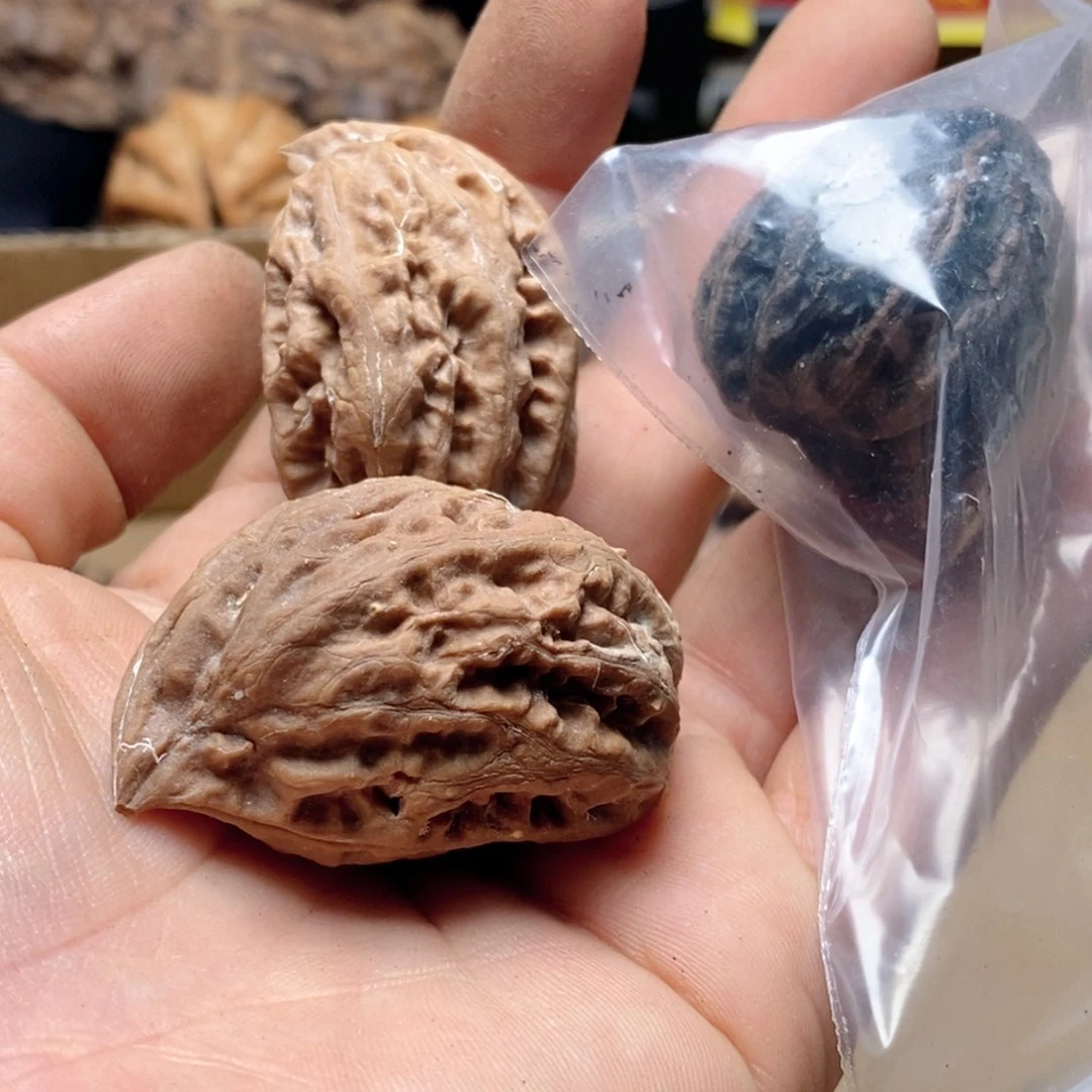 文玩核桃吊坠瑕疵124