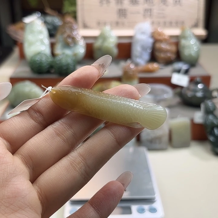 和田玉未镶嵌颈饰乐