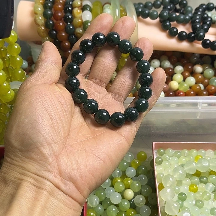 合金蛇纹石玉颈饰