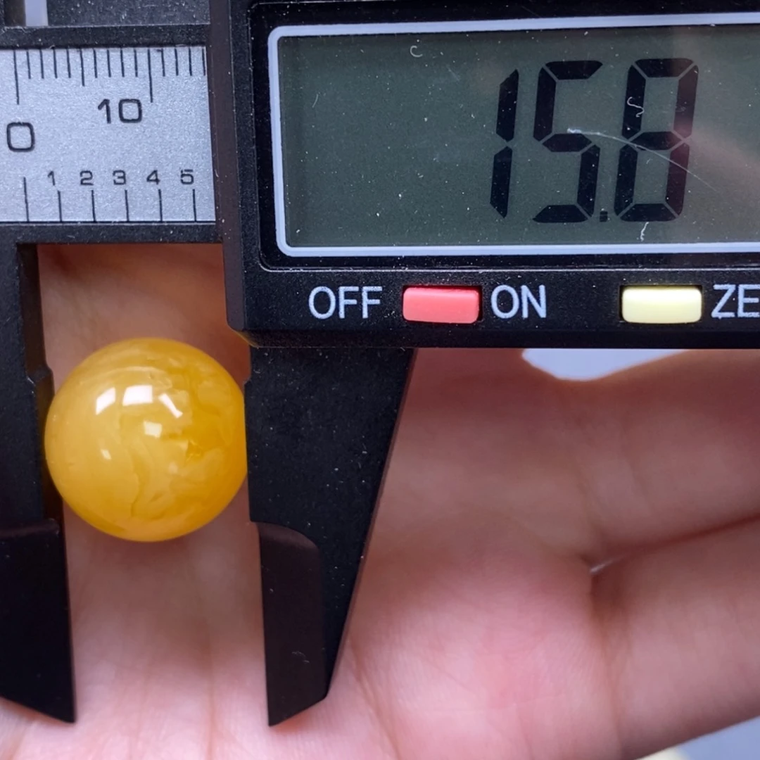 未镶嵌琥珀裸石纯天然