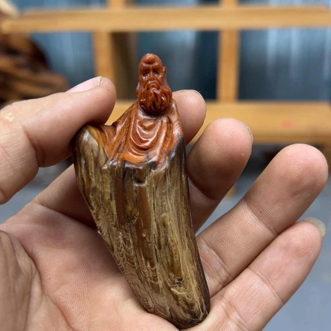 嗨***吗木崖柏木摆件手把件