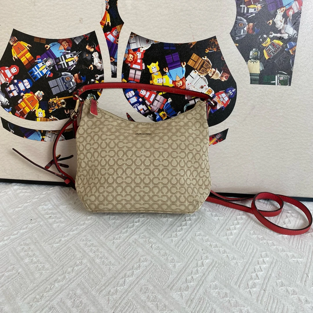 95新 COACH/蔻驰 19588斜挎包
