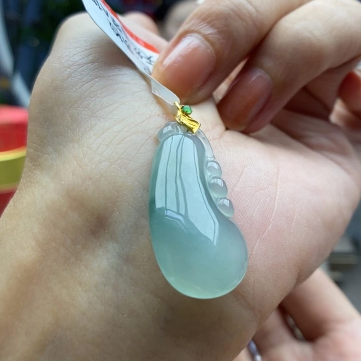 翡翠18K金镶嵌颈饰吊坠49