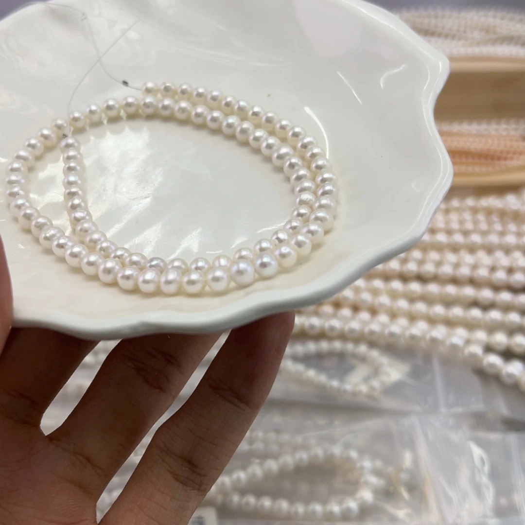 颈饰未镶嵌淡水珍珠