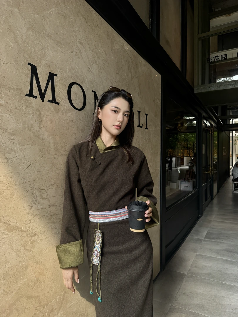 染坊仓「毛霓」秋冬女西藏服厚款保暖高级大气藏装拉萨服
