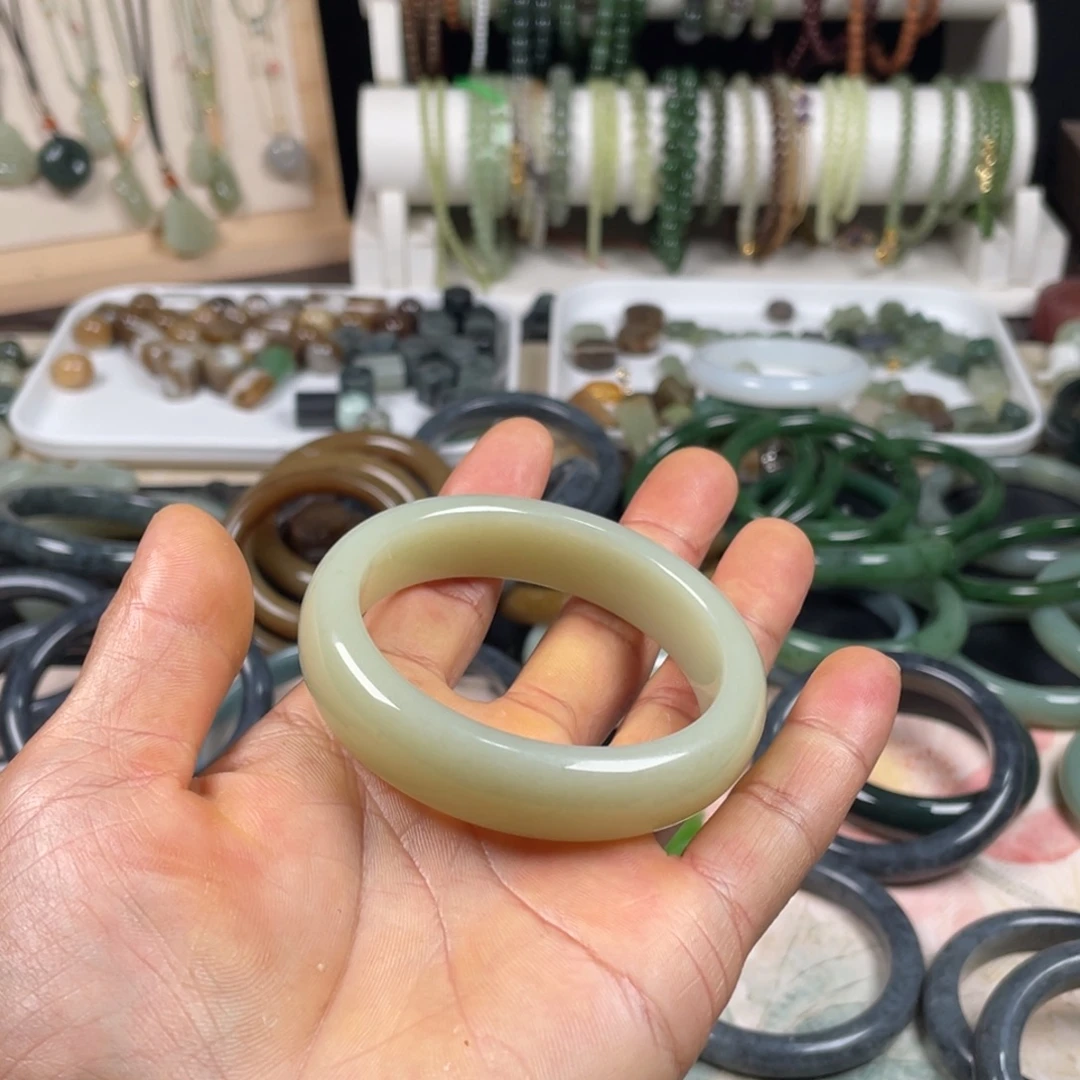 半***袋和田玉未镶嵌手镯和田玉手镯未镶嵌补价